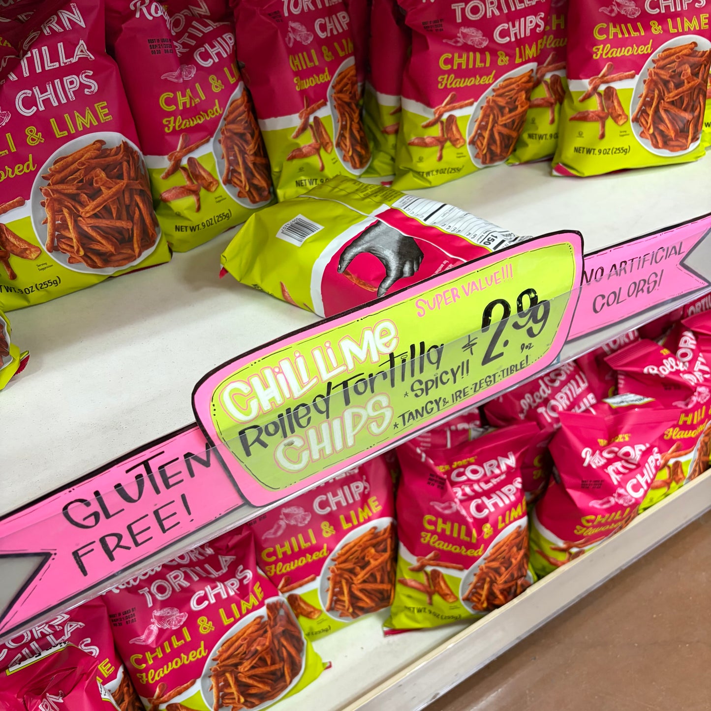 Trader Joe's Rolled Corn Tortilla Chips Chili & Lime Flavored 9 oz (255g)
