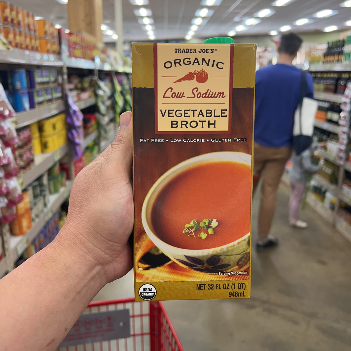 Trader Joe's Organic Low Sodium Vegetable Broth 32 fl oz — product image 7