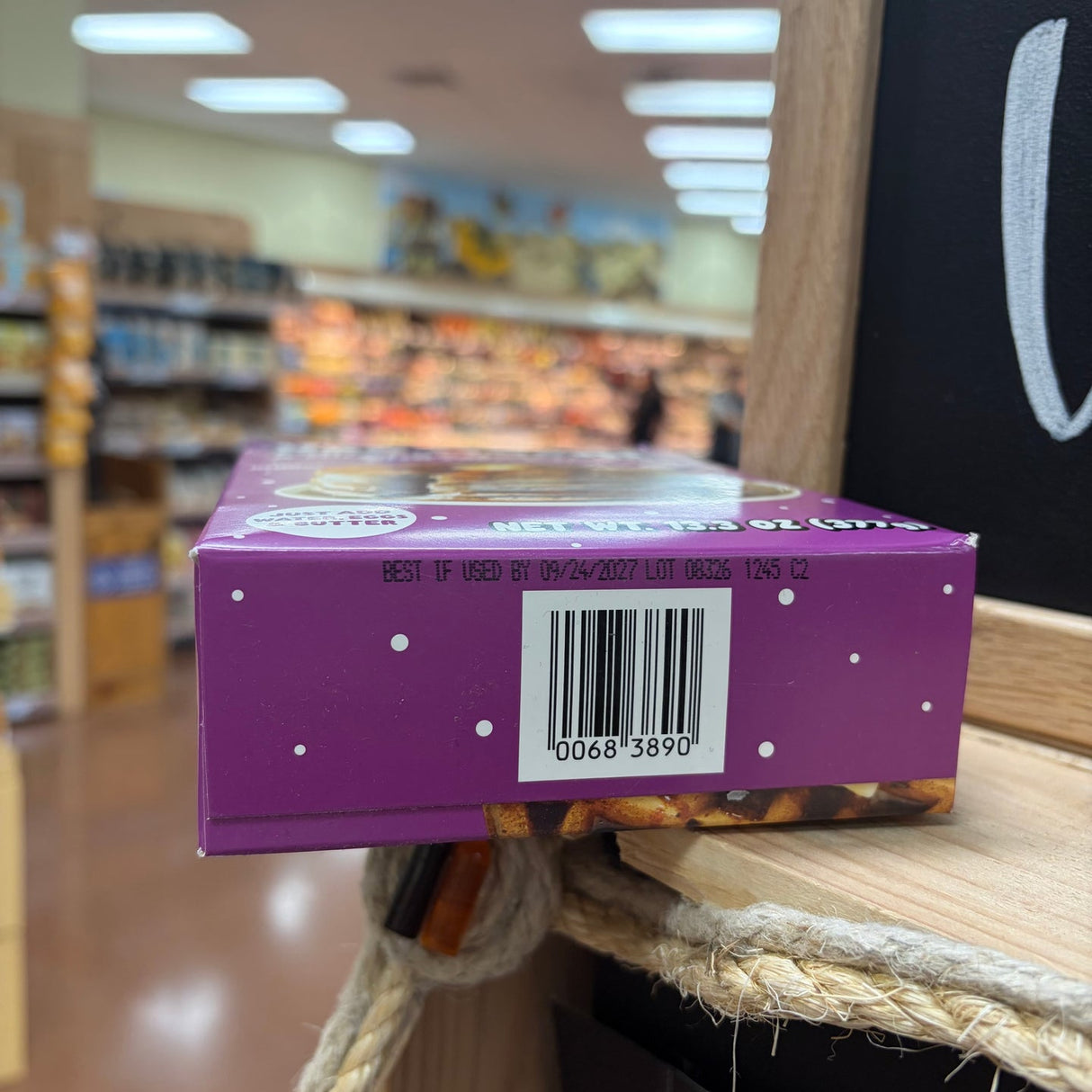 Trader Joe's Ube Mochi Pancake & Waffle Mix 13.3 oz (377g)