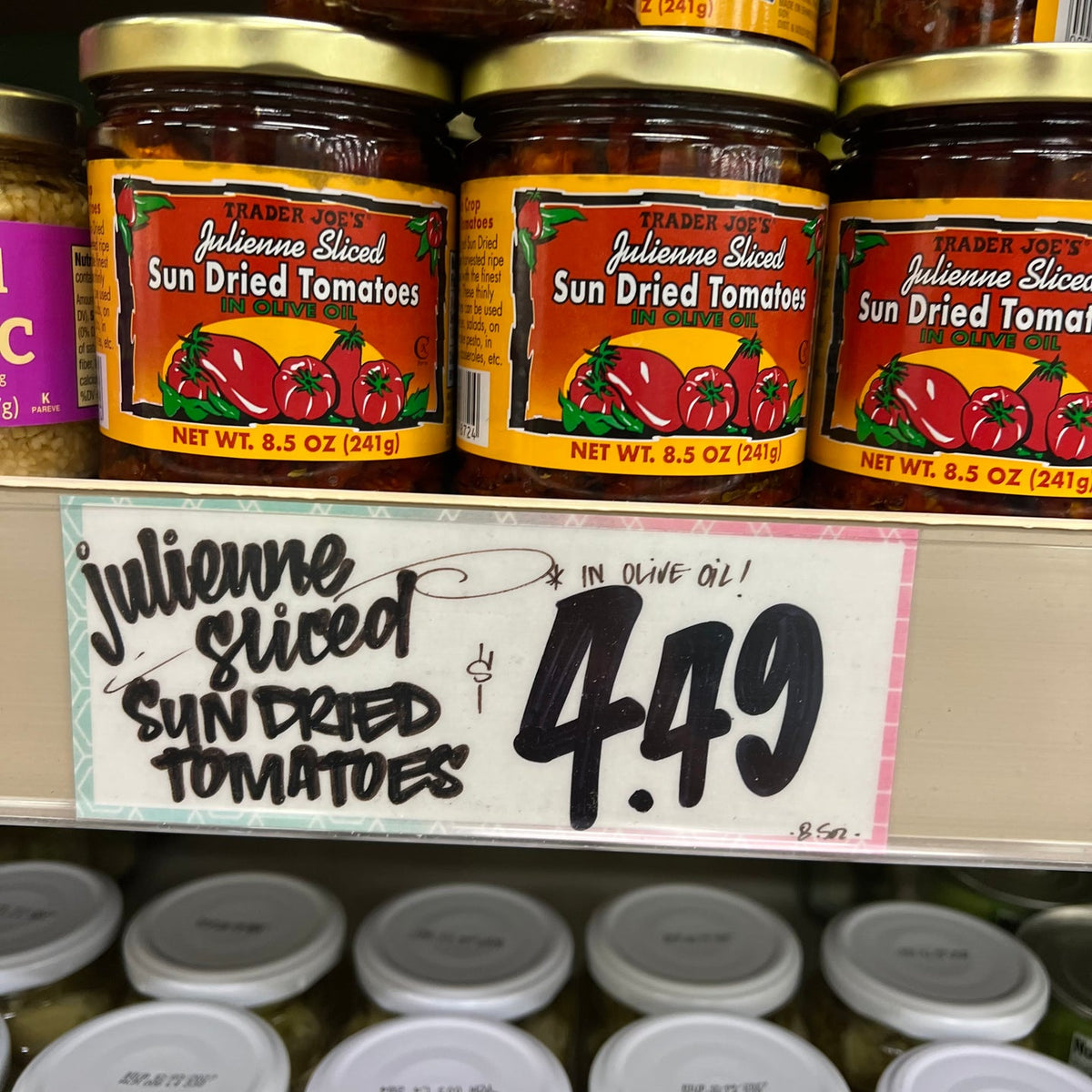 Trader Joe's Julienne Sliced Sun Dried Tomatoes in Olive Oil 8.5 oz (241g)