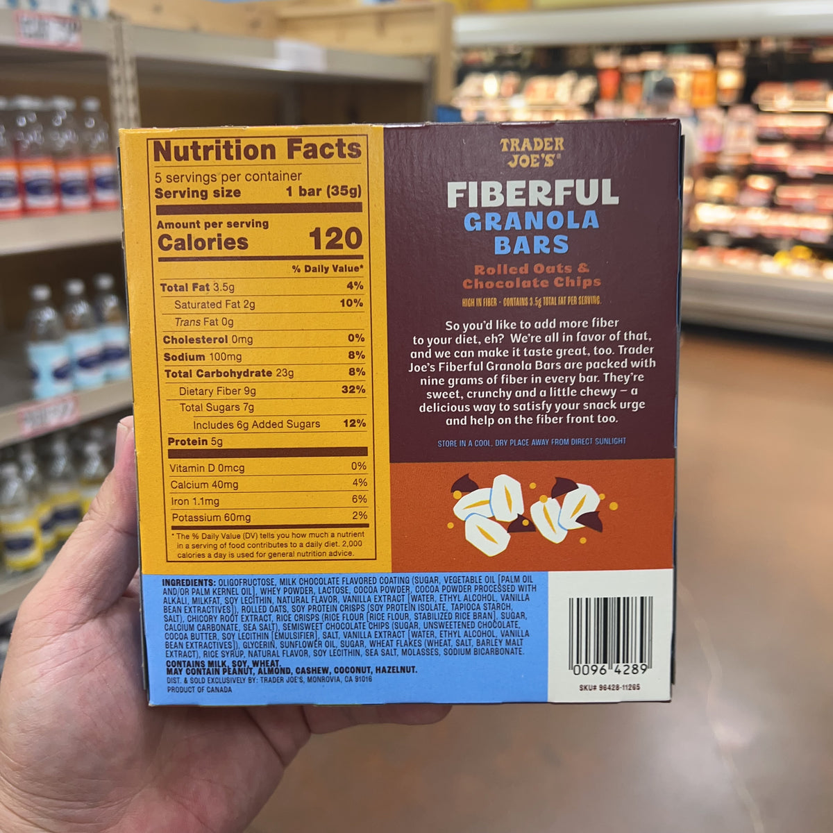 Trader Joe's Fiberful Granola Bars Rolled Oats & Chocolate Chips 6.17 oz — product photo 4