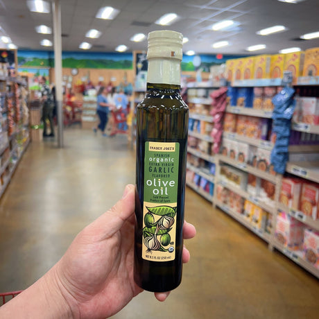 Trader Joe's Spanish Organic Extra Virgin Garlic Flavored Olive Oil Cold Pressed USDA Organic 8.5 fl oz