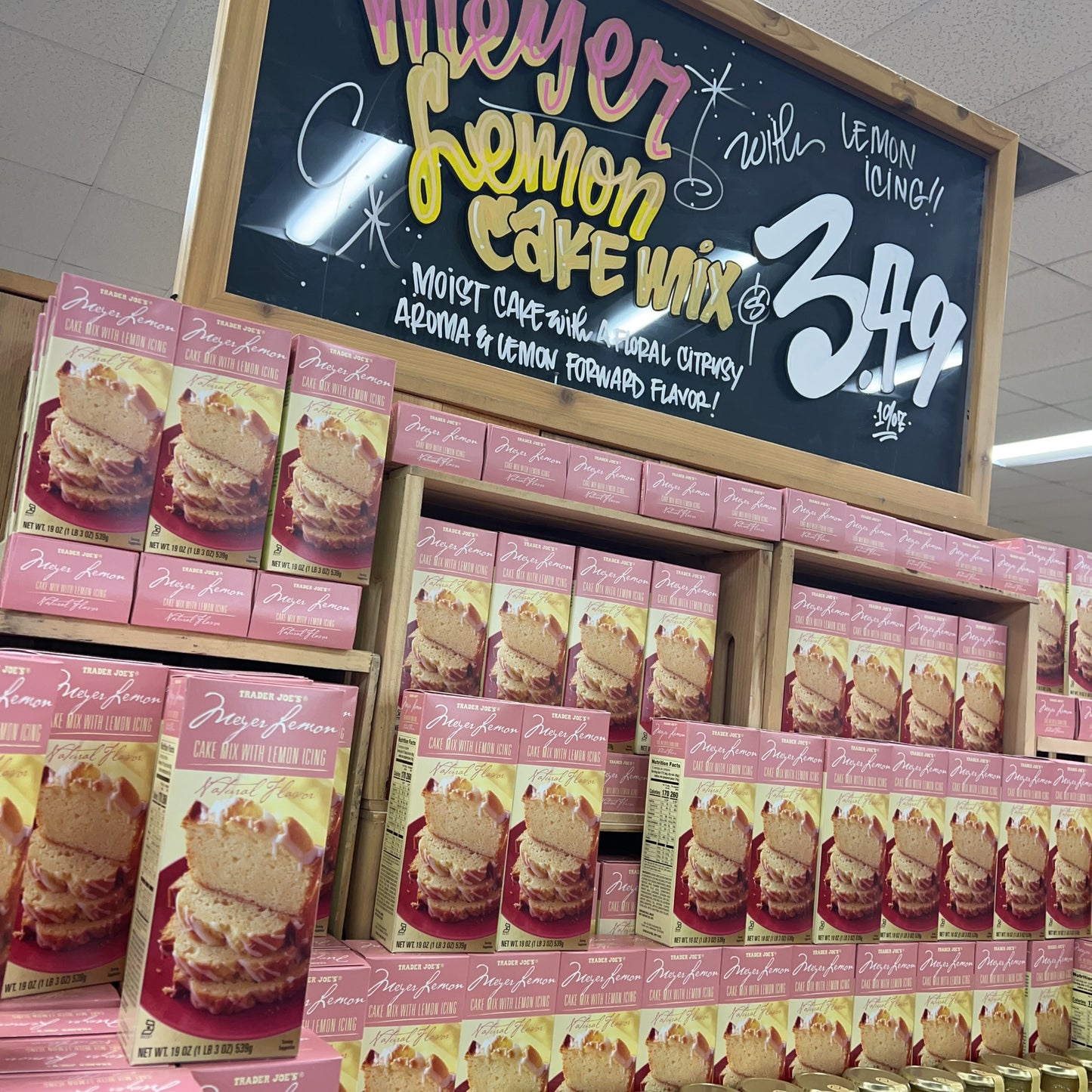 Trader Joe's Meyer Lemon Cake Mix with Lemon Icing Net Wt. 19 oz (539g)