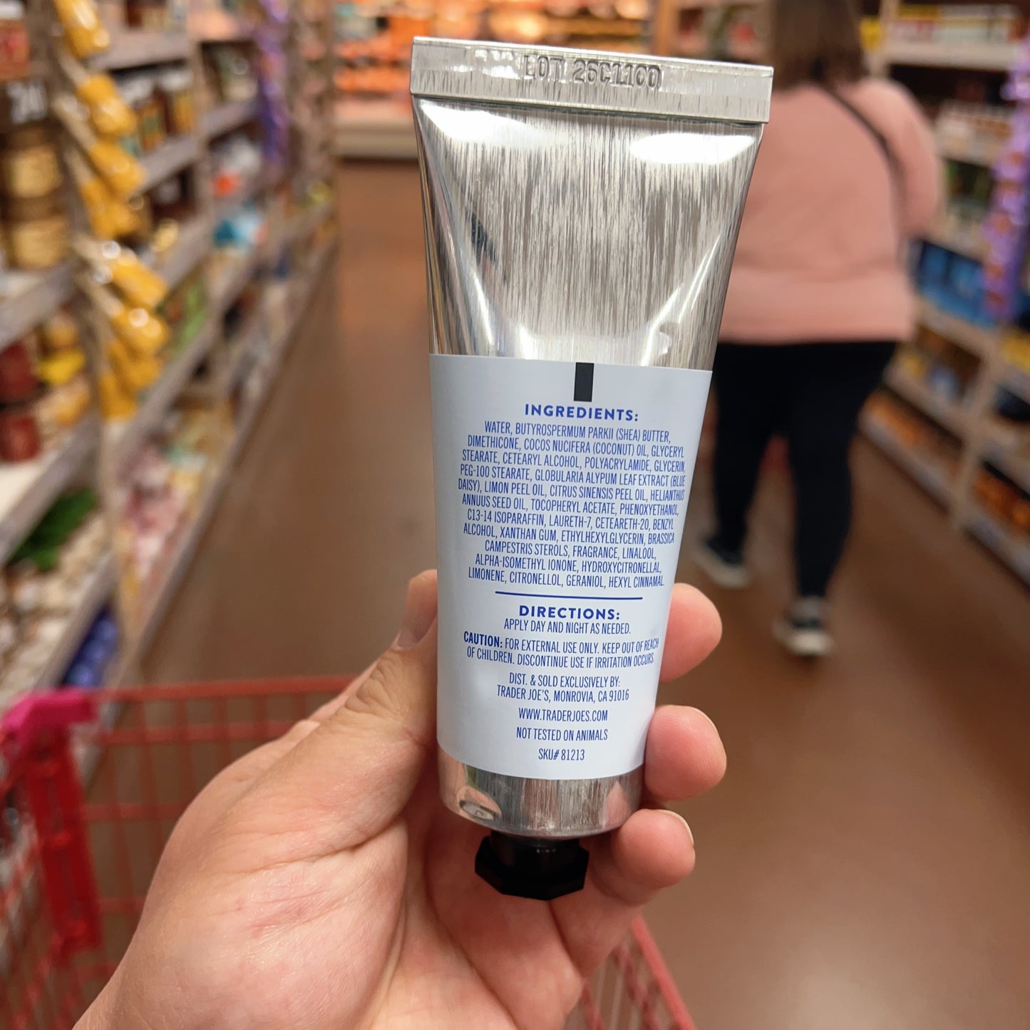 Trader Joe's Fresh Blooms Scented Ultra Moisturizing Hand Cream Net Wt. 3 oz (85g)