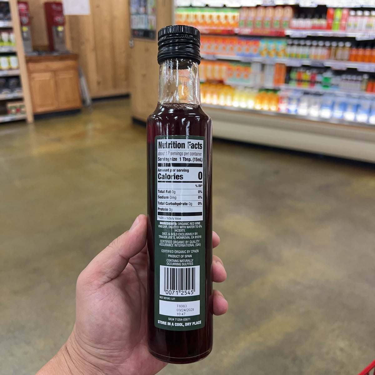 Trader Joe’s Organic Red Wine Vinegar 8.45 fl oz - product image 2