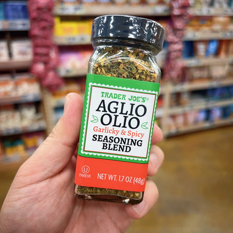 Trader Joe's Aglio Olio Garlicky & Spicy Seasoning Blend 1.7 oz