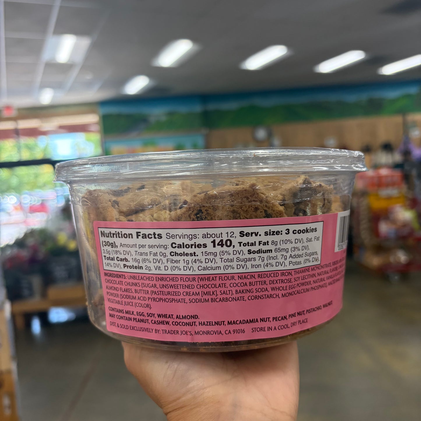 Trader Joe's Dark Chocolate Chunk and Almond Cookies 13 oz (369g)