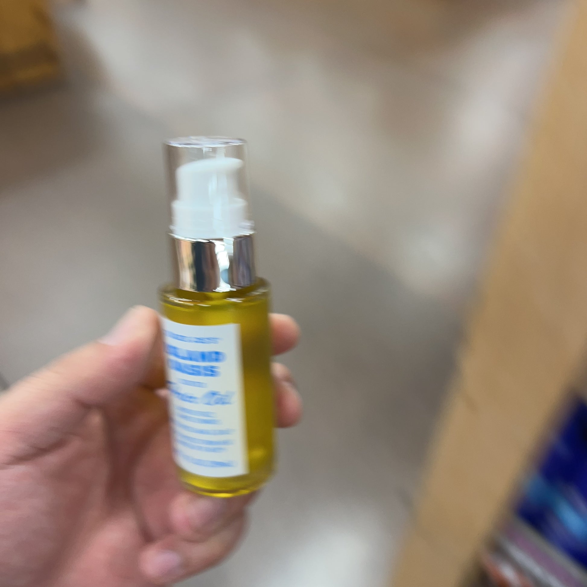 Trader Joe's Island Oasis Scented Hair Oil 1 fl oz 450°F Heat Protectant