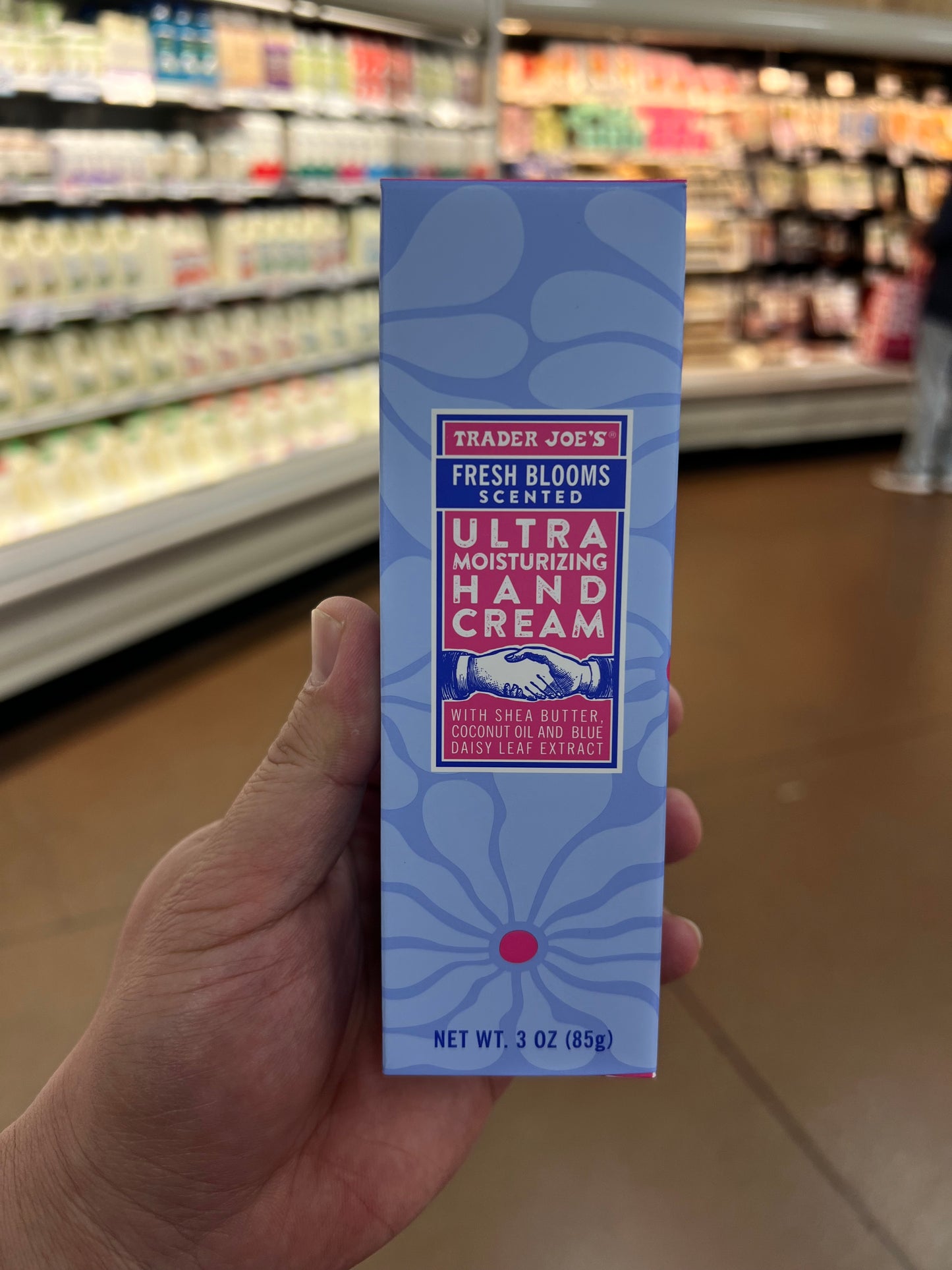 Trader Joe's Fresh Blooms Scented Ultra Moisturizing Hand Cream Net Wt. 3 oz (85g)