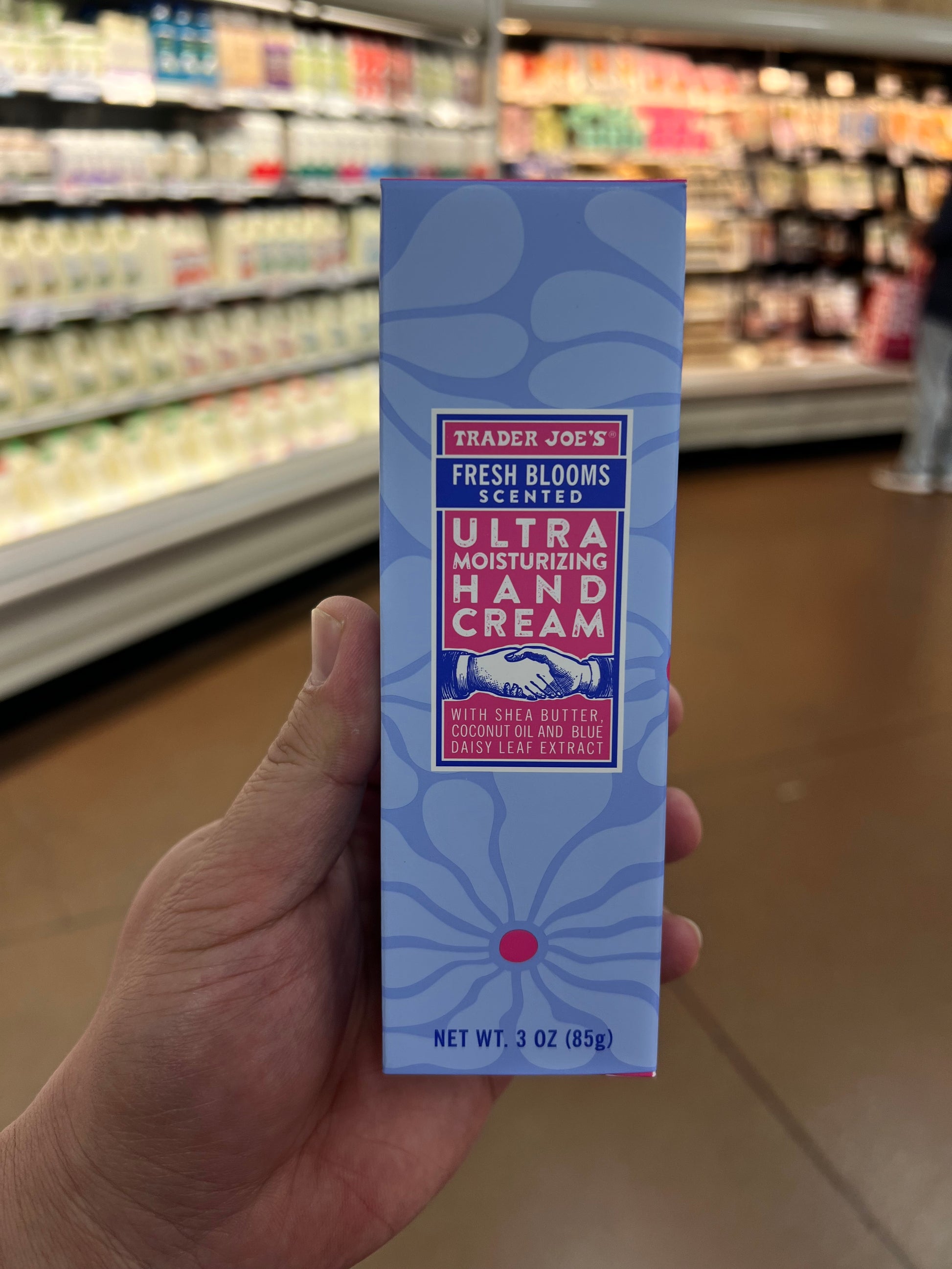 Trader Joe's Fresh Blooms Scented Ultra Moisturizing Hand Cream Net Wt. 3 oz (85g)