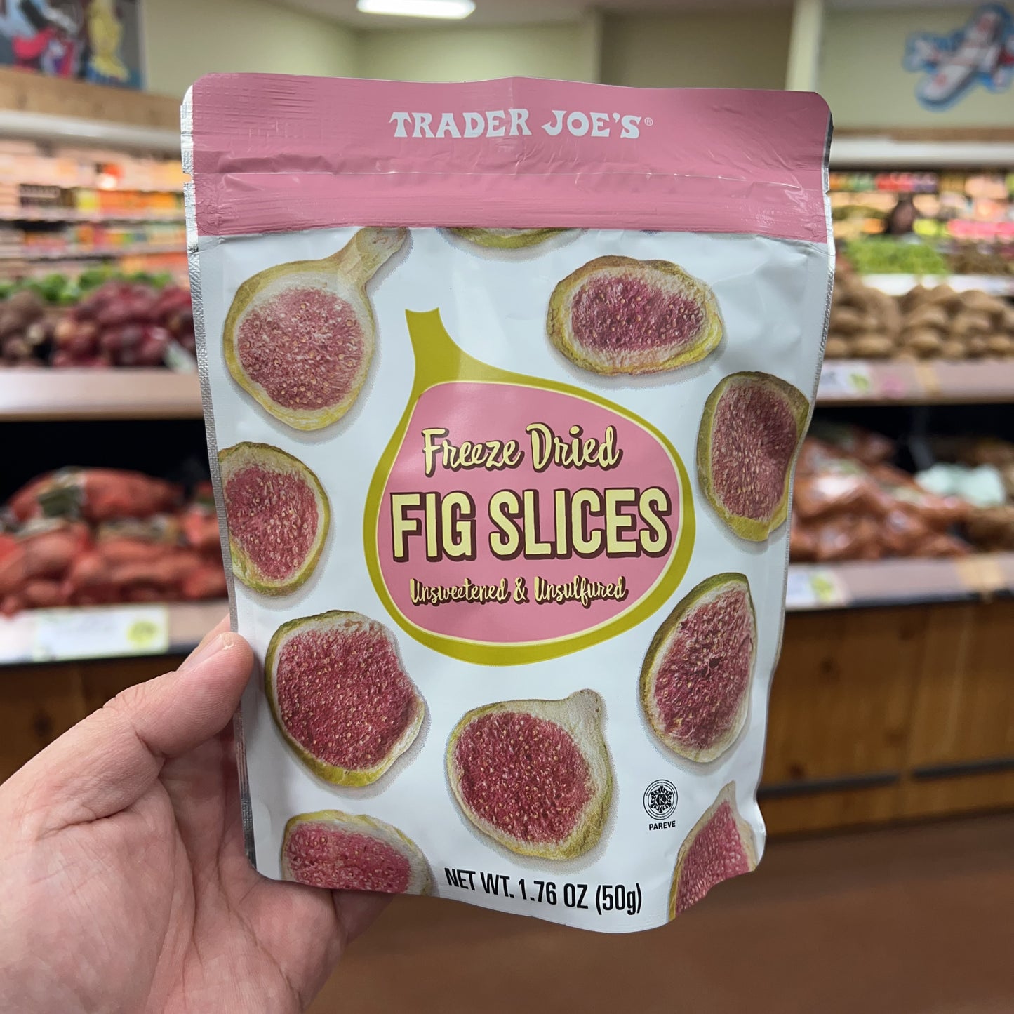 Trader Joe's Freeze Dried Fig Slices Unsweetened & Unsulfured • Net Wt. 1.76 oz (50g)