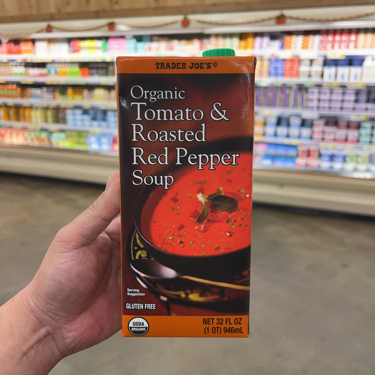 Trader Joe's Organic Tomato & Roasted Red Pepper Soup 32 fl oz — product image 1