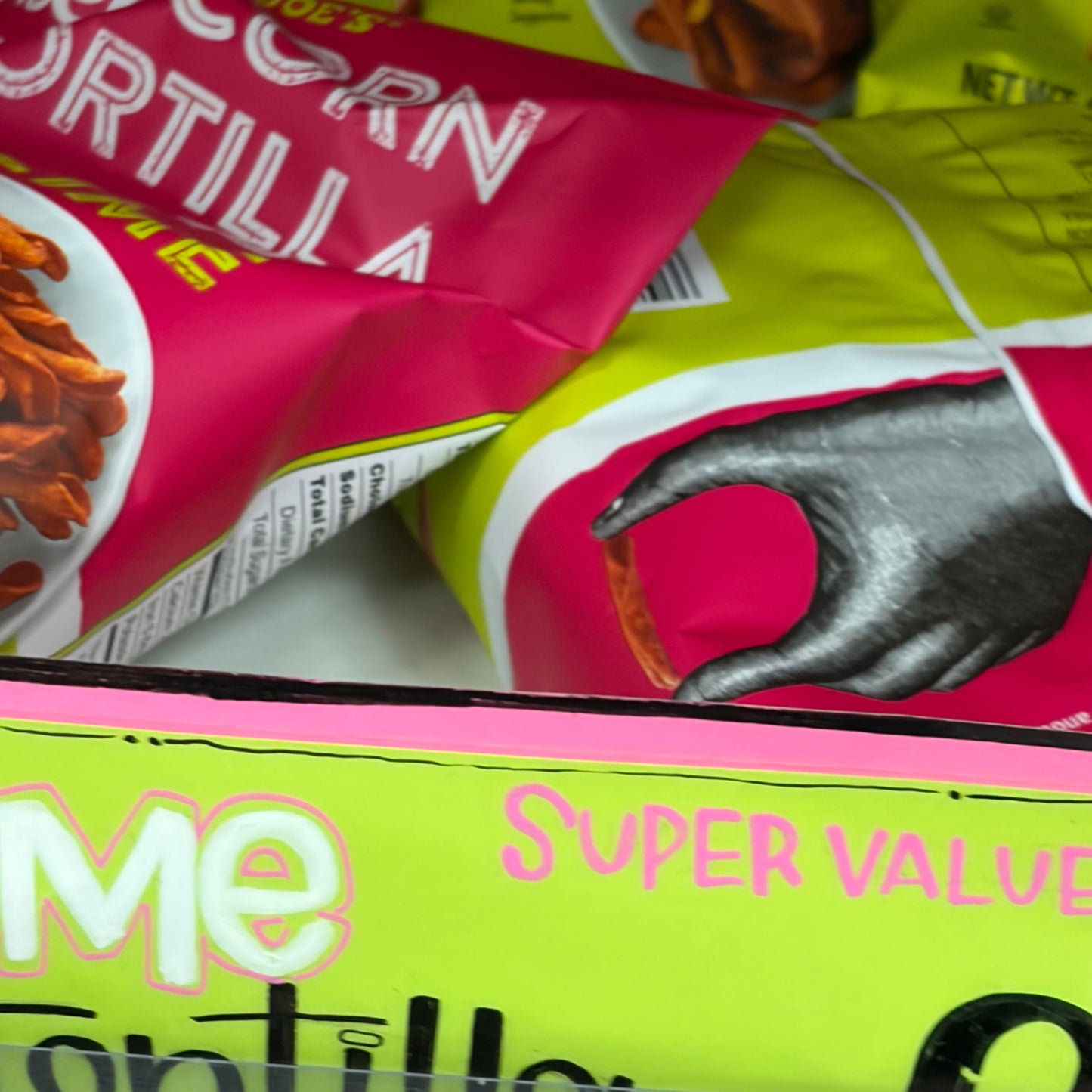 Trader Joe's Rolled Corn Tortilla Chips Chili & Lime Flavored 9 oz (255g)