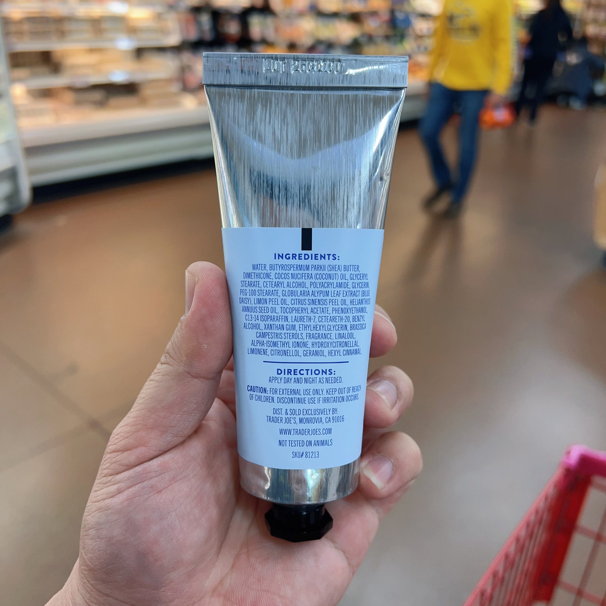 Trader Joe's Fresh Blooms Scented Ultra Moisturizing Hand Cream Net Wt. 3 oz (85g)