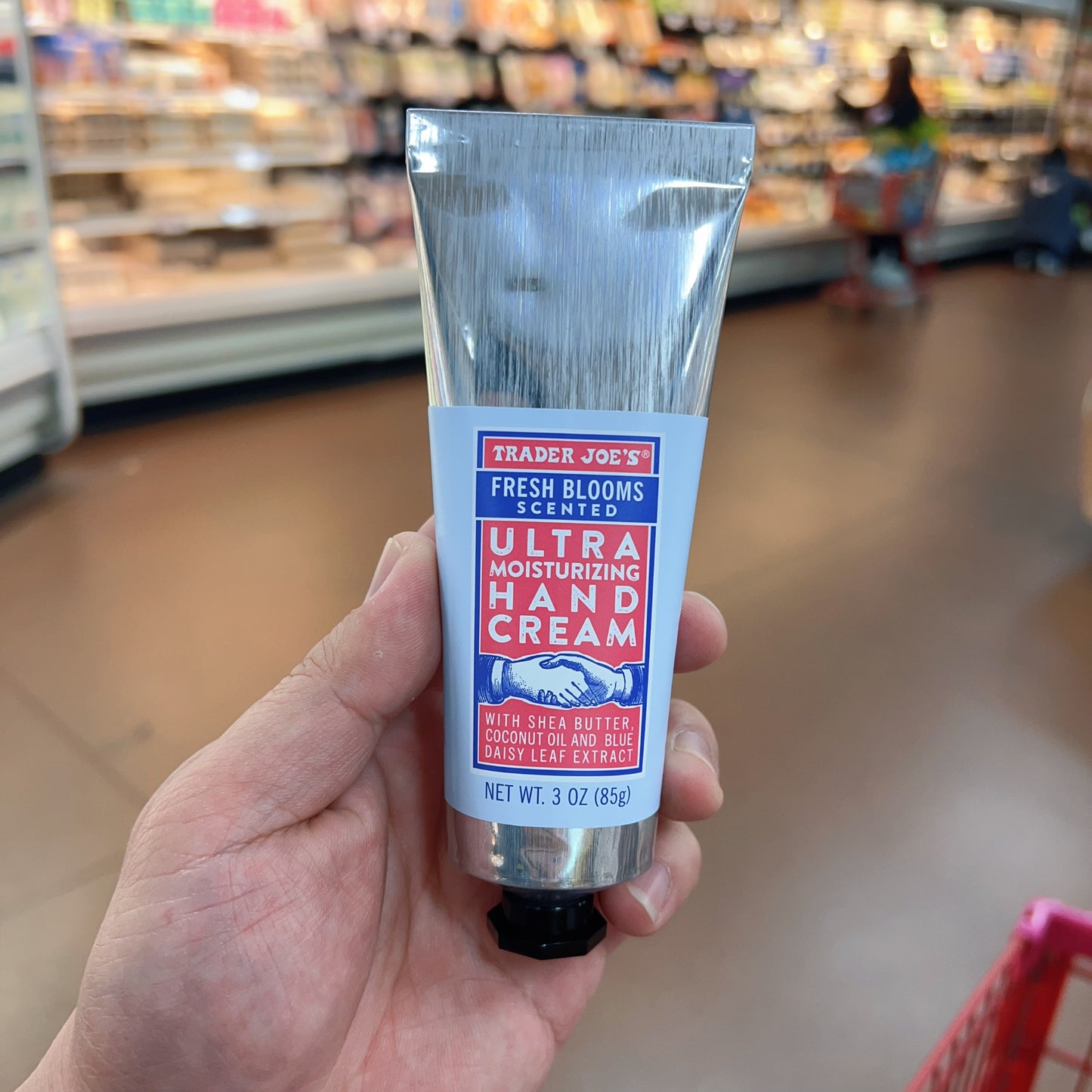 Trader Joe's Fresh Blooms Scented Ultra Moisturizing Hand Cream Net Wt. 3 oz (85g)