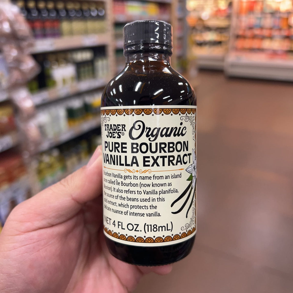 Trader Joe's Organic Pure Bourbon Vanilla Extract USDA Organic 4 fl oz (118mL)