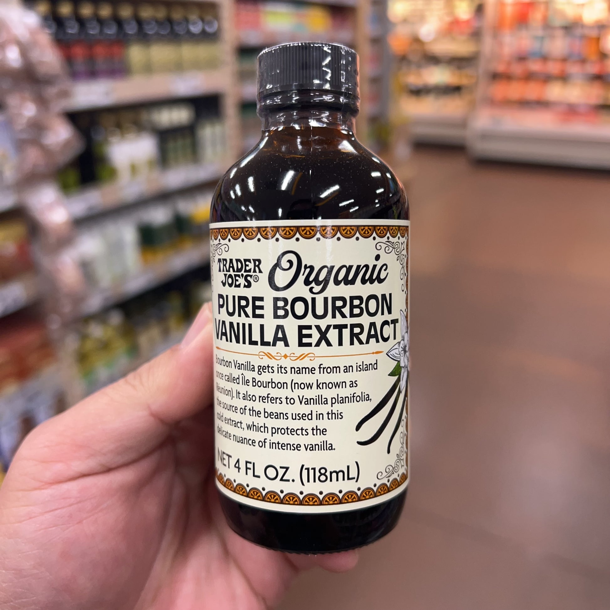 Trader Joe's Organic Pure Bourbon Vanilla Extract USDA Organic • Net Wt. 4 fl oz (118mL)