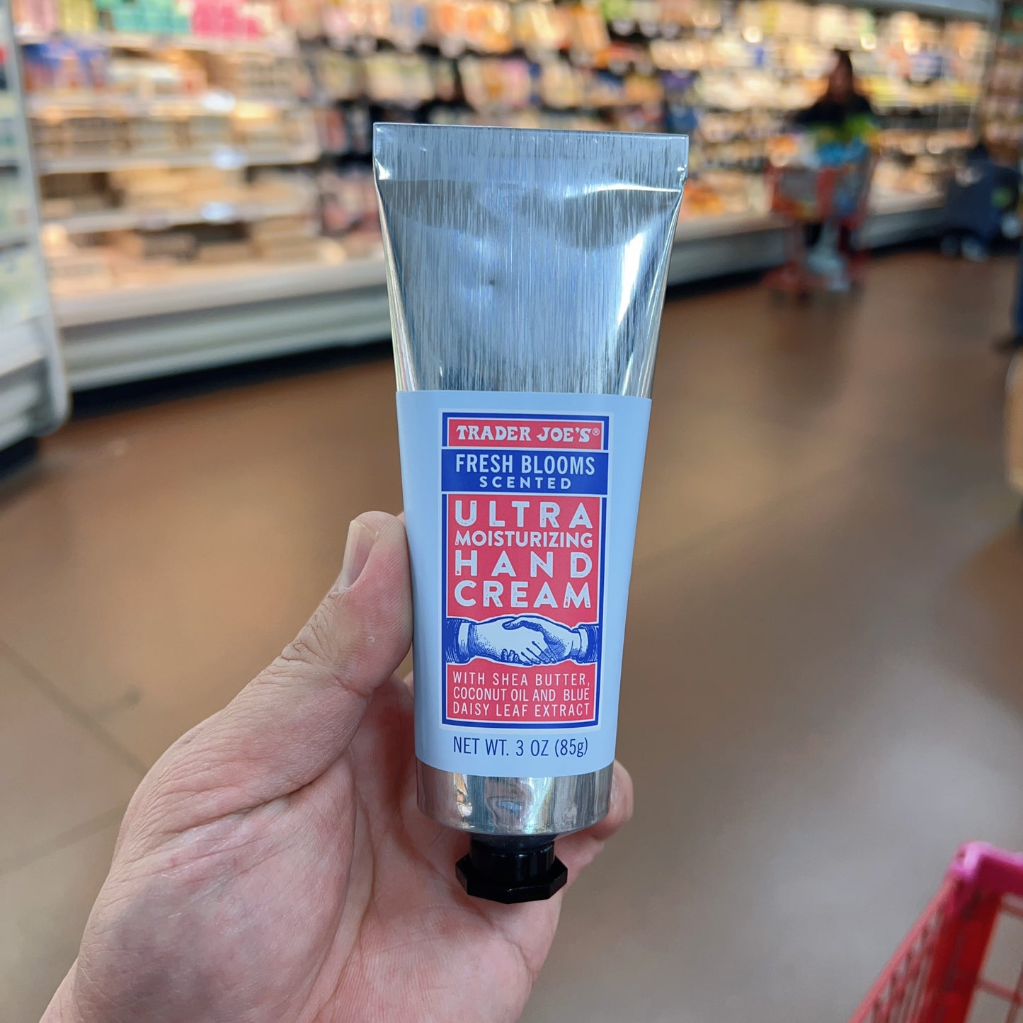 Trader Joe's Fresh Blooms Scented Ultra Moisturizing Hand Cream Net Wt. 3 oz (85g)