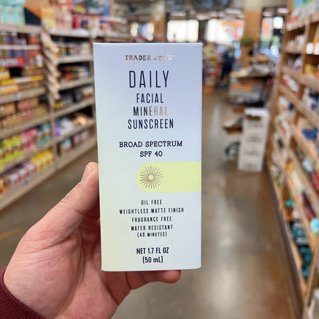 Trader Joe's Daily Facial Mineral Sunscreen SPF 40 Matte Finish Oil-Free 1.7 fl oz