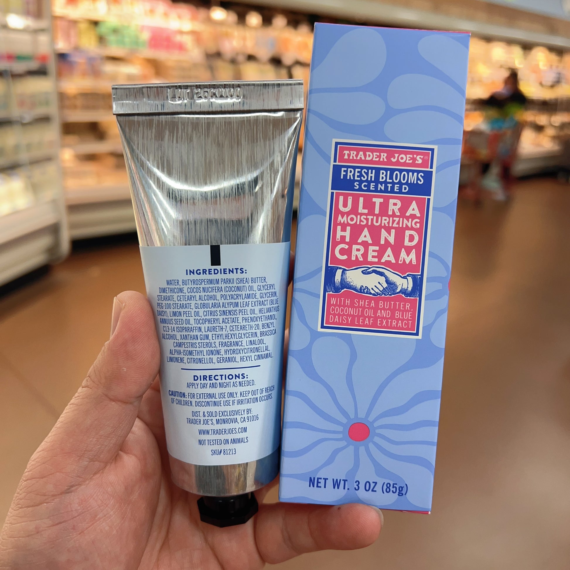 Trader Joe's Fresh Blooms Scented Ultra Moisturizing Hand Cream Net Wt. 3 oz (85g)