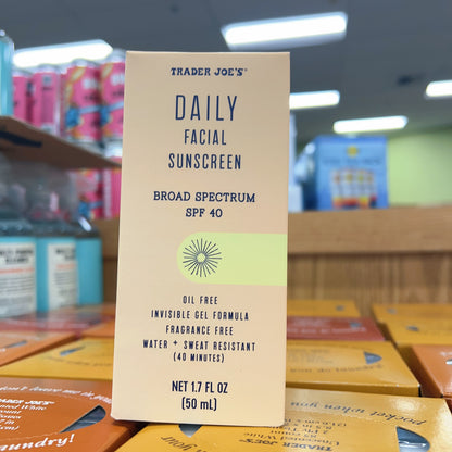 Trader Joe's Daily Facial Sunscreen SPF 40 Invisible Gel Oil-Free 1.7 fl oz