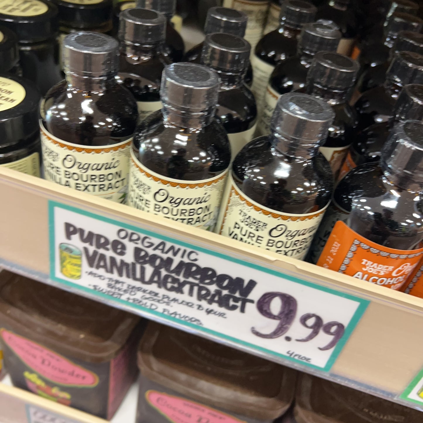 Trader Joe's Organic Pure Bourbon Vanilla Extract USDA Organic • Net Wt. 4 fl oz (118mL)