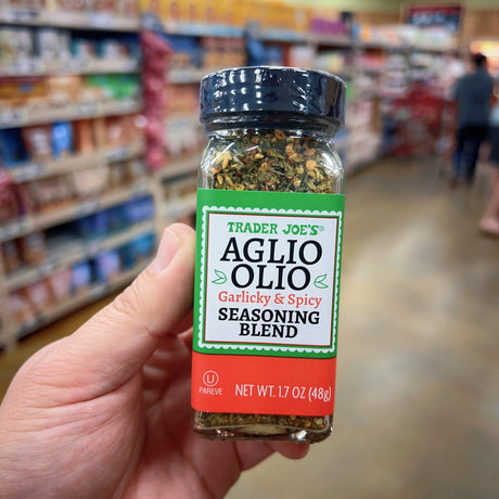 Trader Joe's Aglio Olio Garlicky & Spicy Seasoning Blend 1.7 oz
