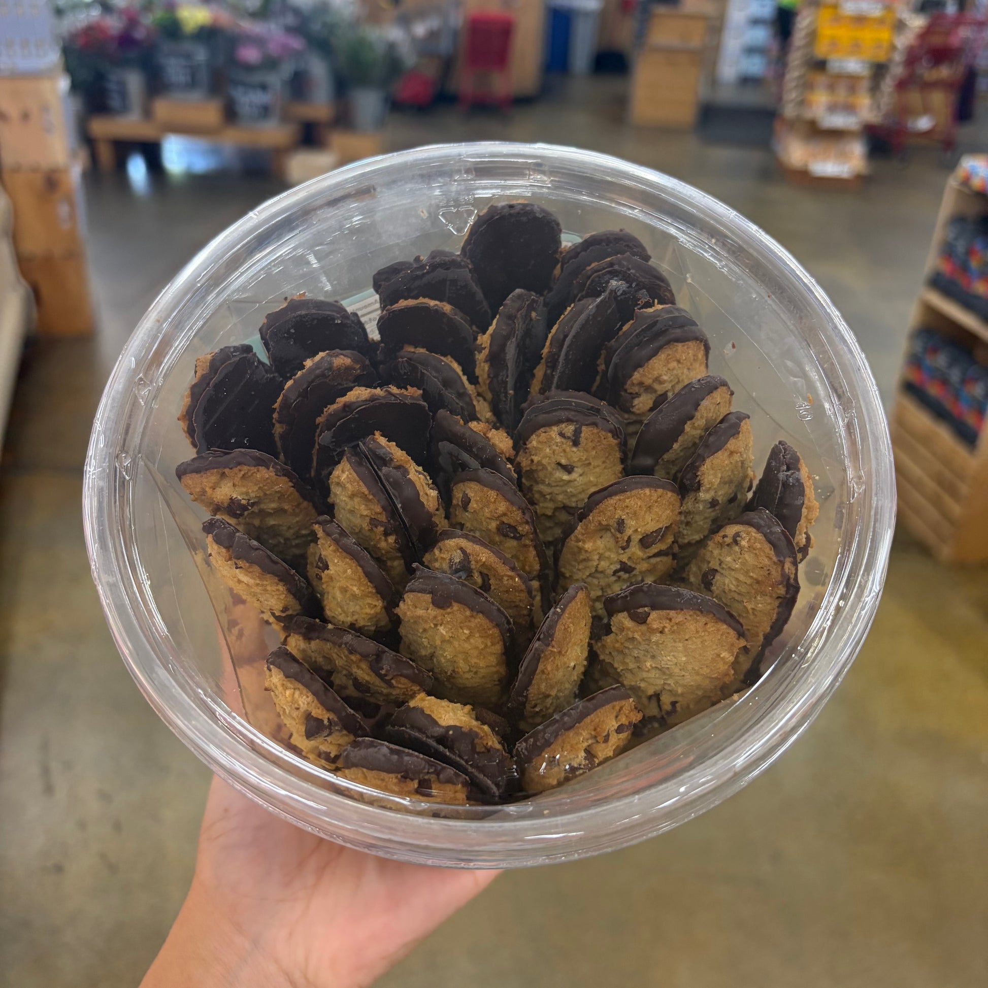 Trader Joe's Chocolatey Coated Chocolate Chip Cookie Dunkers 24 oz (680g)