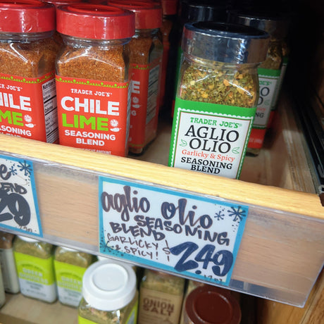 Trader Joe's Aglio Olio Garlicky & Spicy Seasoning Blend 1.7 oz