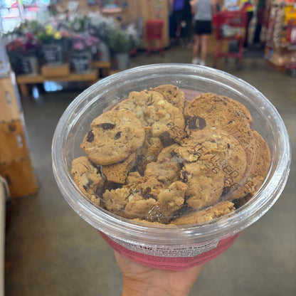 Trader Joe's Dark Chocolate Chunk and Almond Cookies 13 oz (369g)
