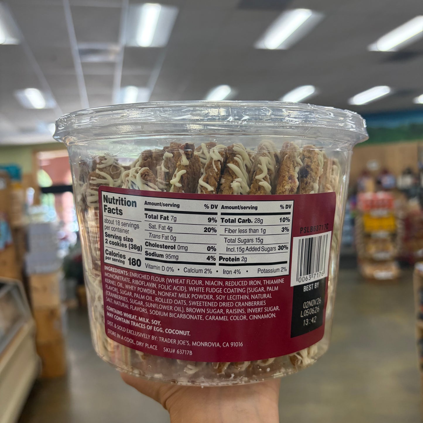 Trader Joe's Oatmeal Cranberry Dunkers Cookies with White Fudge Drizzle 24 oz (680g)