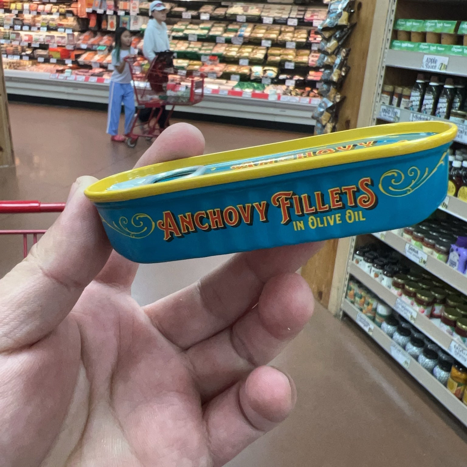 Trader Joe's Anchovy Fillets in Olive Oil tin side label