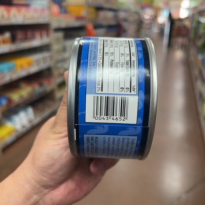 Trader Joe's Premium Chunk White Chicken barcode and side label
