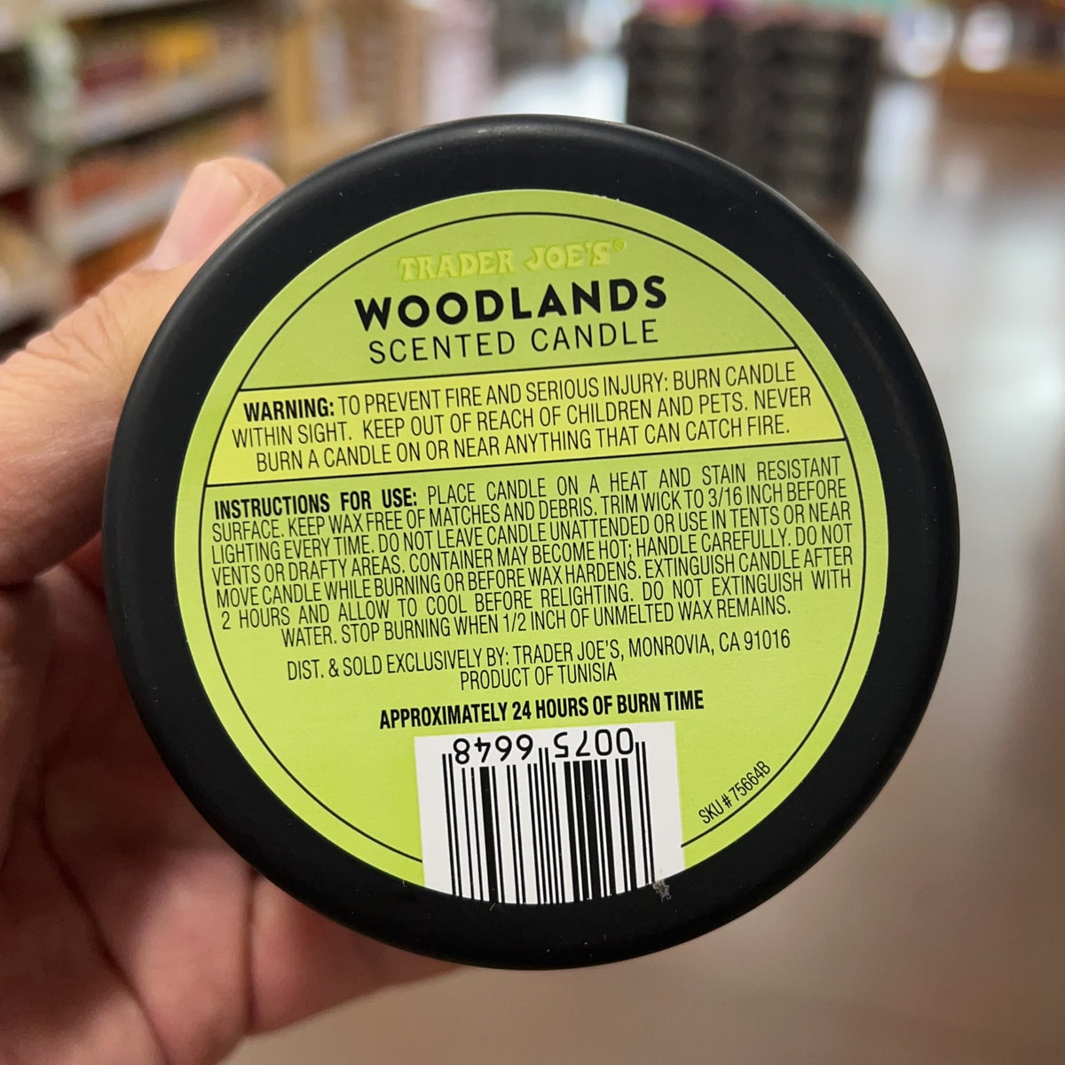 Trader Joe's Woodlands Scented Candle 5.64 oz — product photo 3
